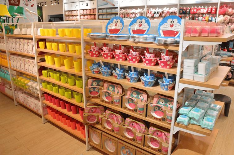 义乌市岩岚日用品公司潮品店 优质服务与购物体验并存，打造日用杂品新风尚